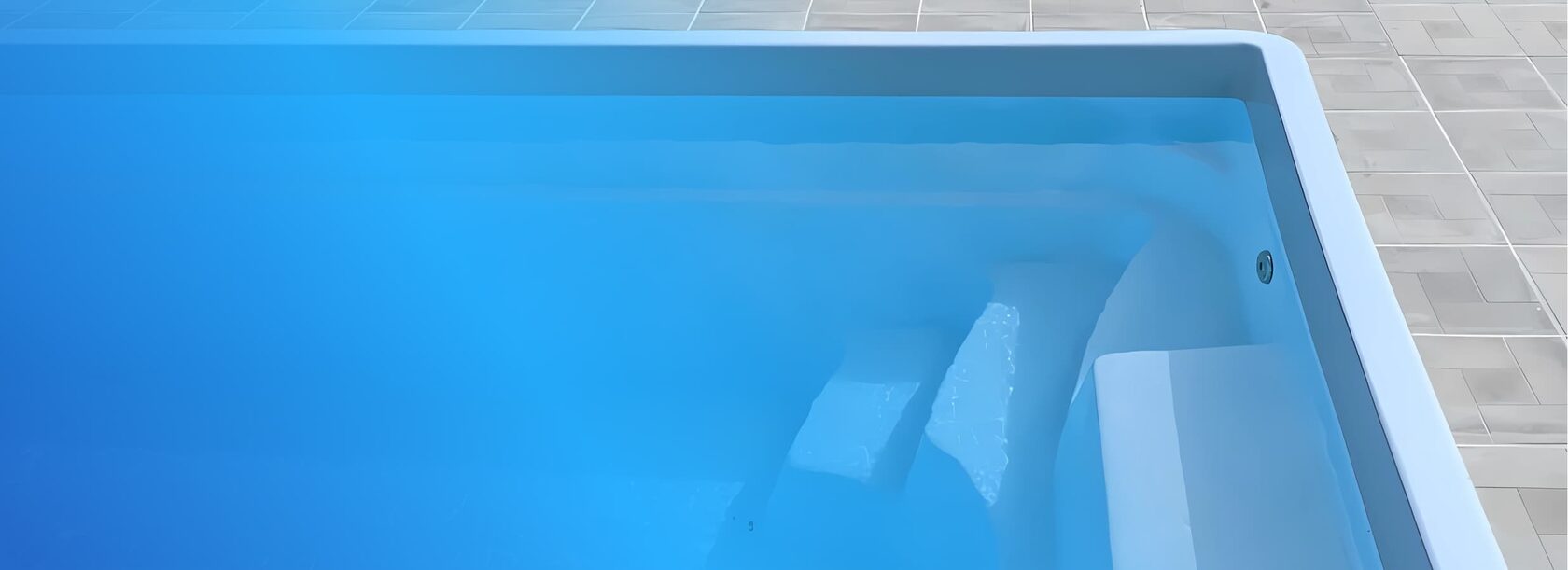 Бордюрный камень для бассейна — установка в Тутаеве