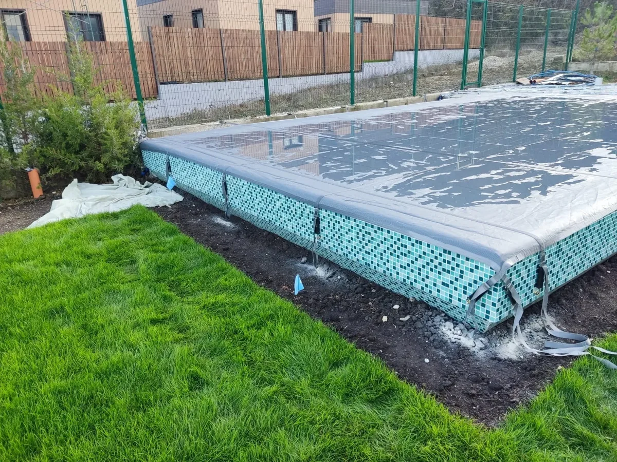 Батутное покрывало на бассейне в Тутаеве